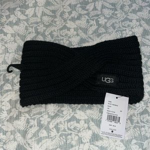 NWT Black UGG Women’s twist knit headband